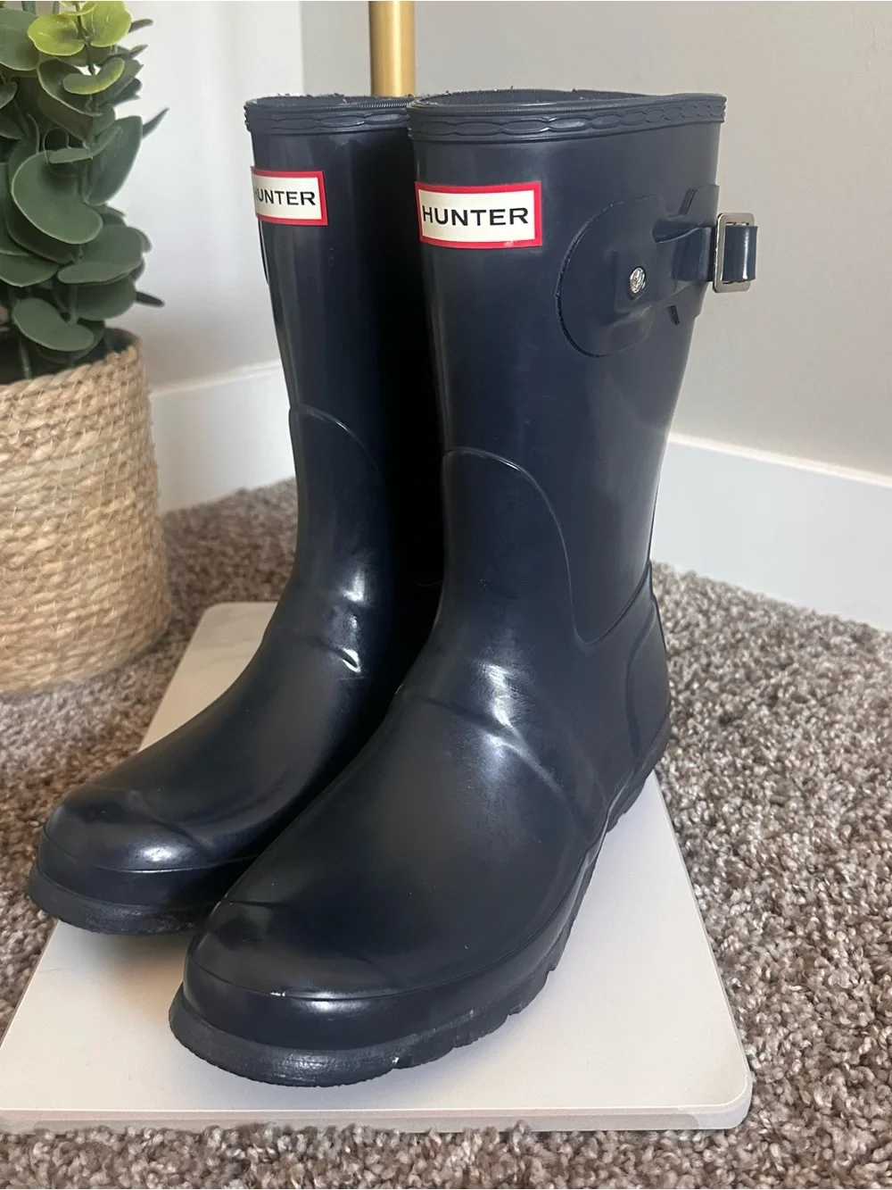 Hunter Navy Rubber Short Gloss Rain Boots
